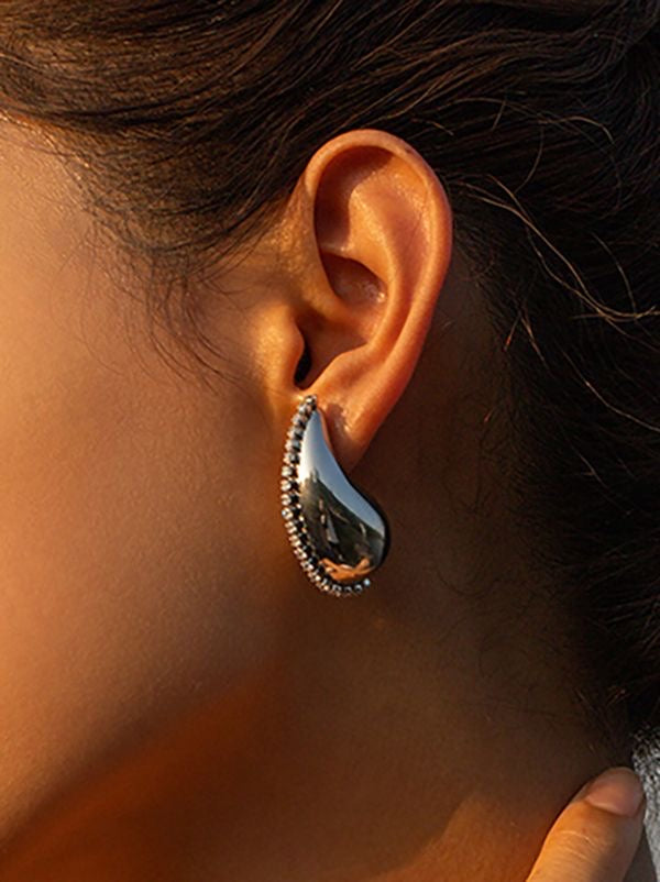 EMELLY DROPS EARRINGS
