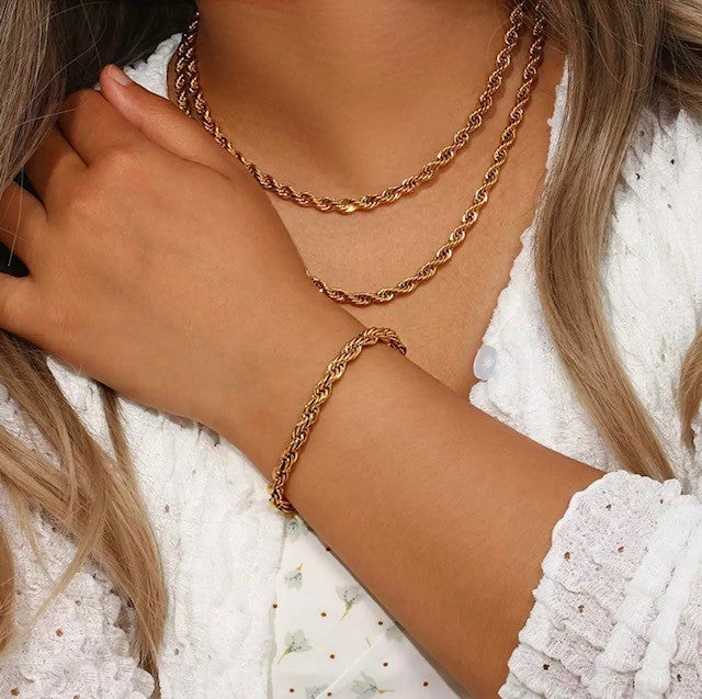 SO TWISTED CHAIN