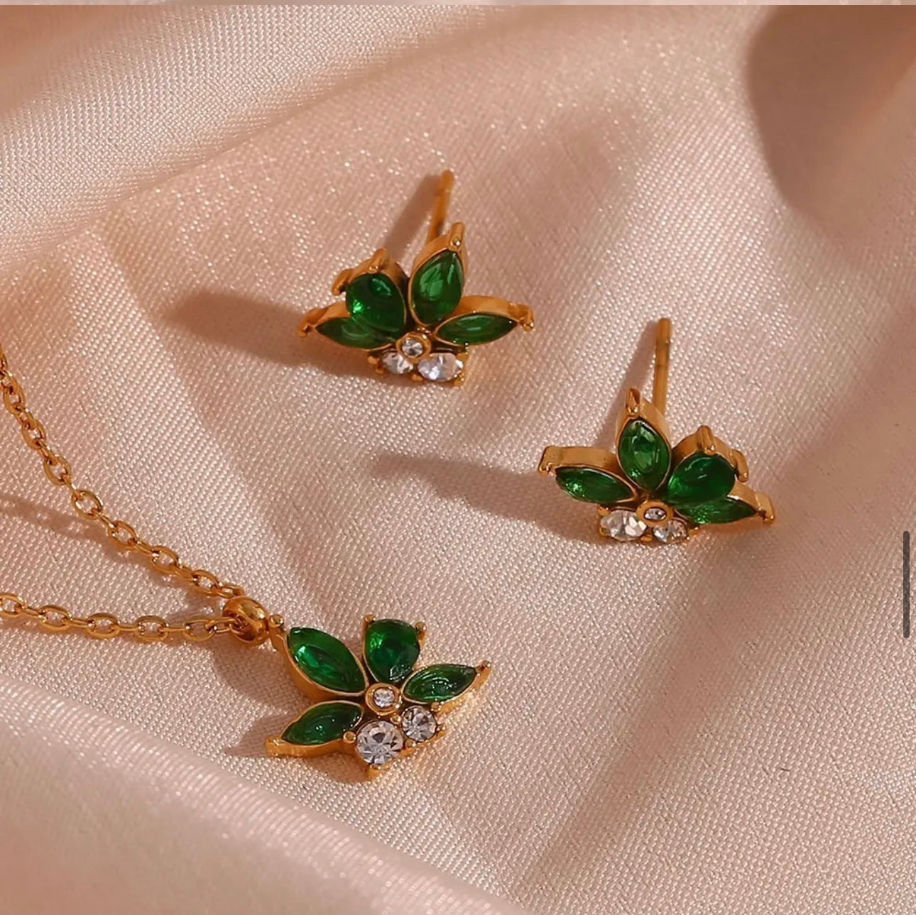 GREEN LEAVES EARRINGS | SET