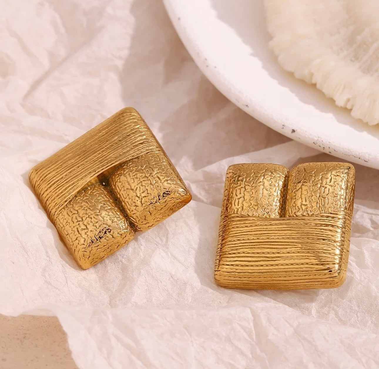 MIA EARRINGS