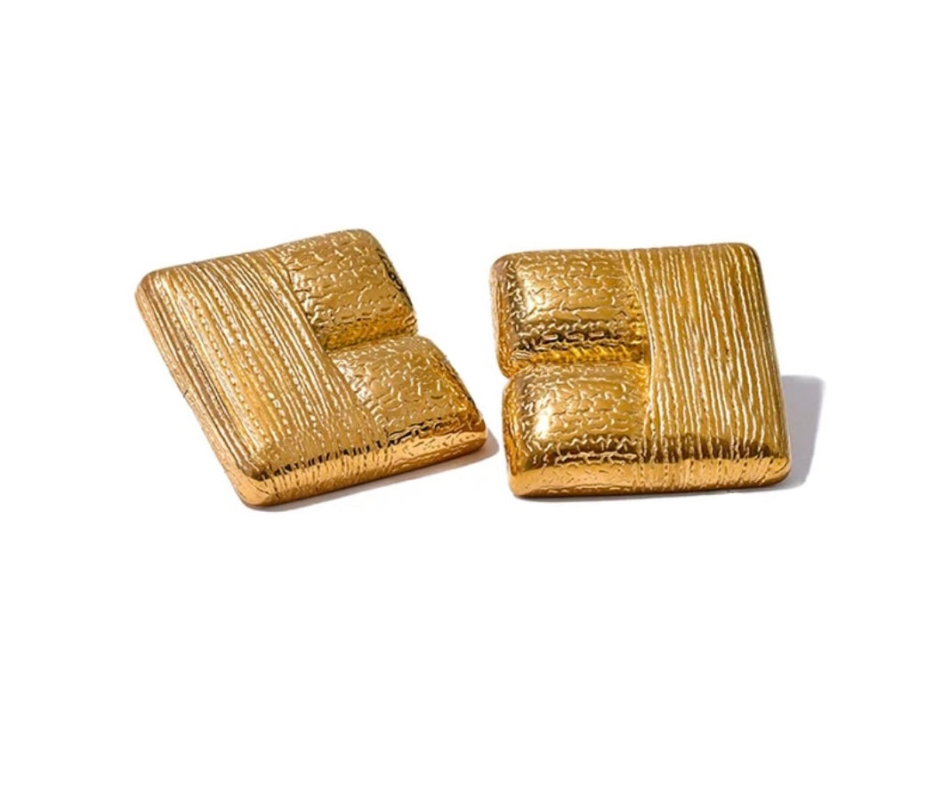 MIA EARRINGS